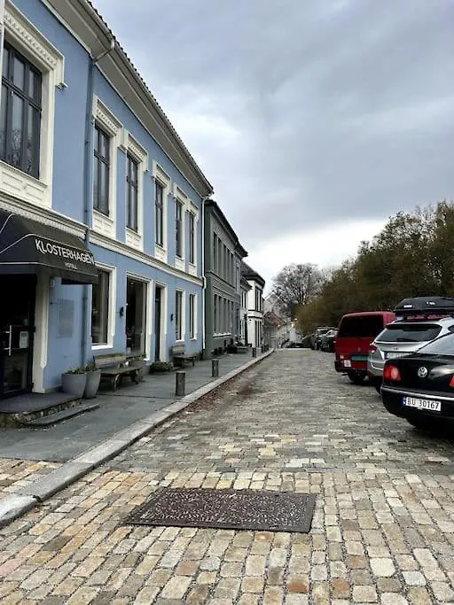 Cozy Apartment In Popular Street Берген 0*,  Норвегия